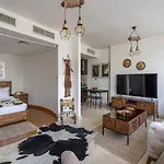Higuests - Unique Studio Interior With Stunning Views In Difc